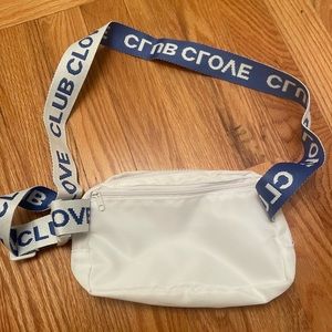 White clove hip pack